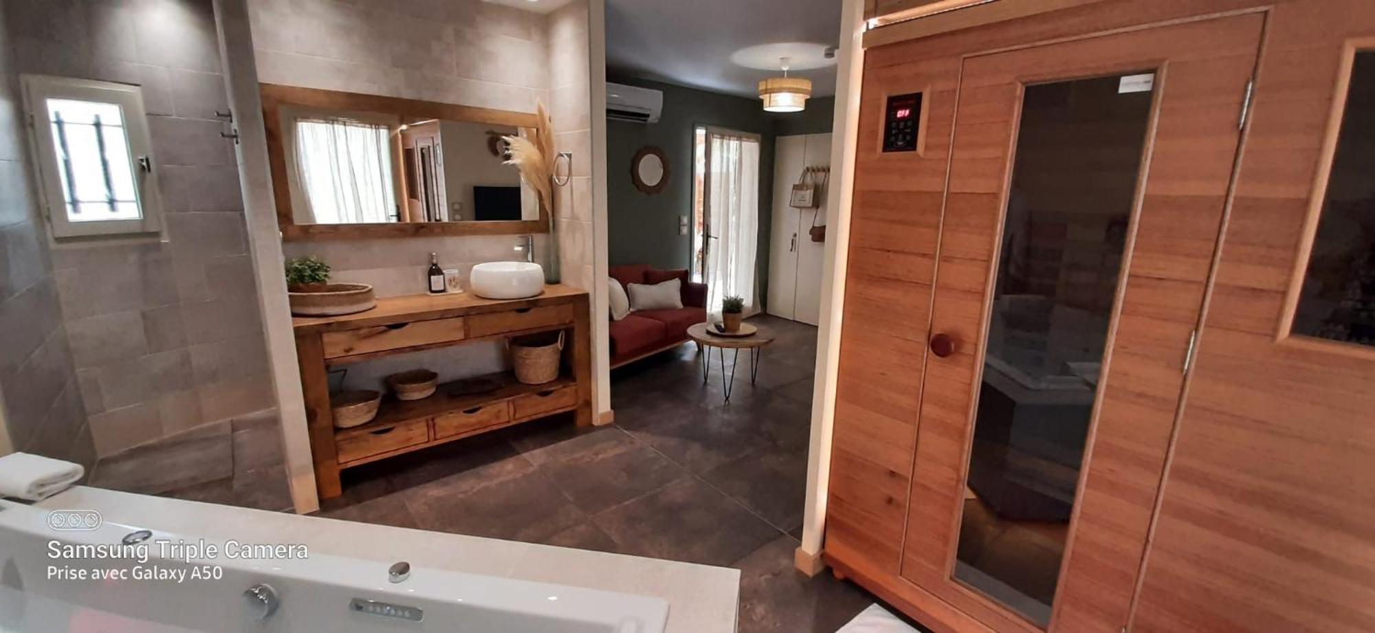 Le Mas Aux Amoureux , Suite Romantique Et Spa Le Barcarès المظهر الخارجي الصورة