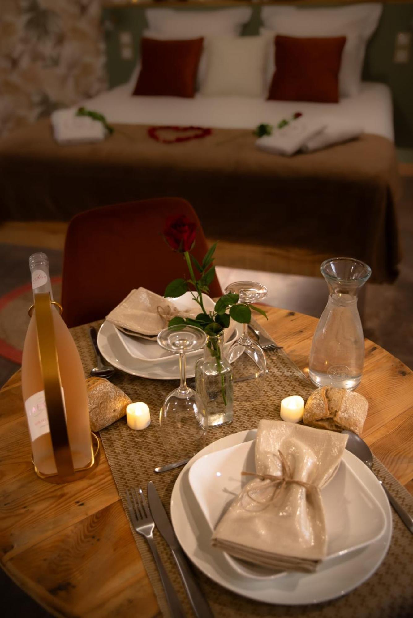 Le Mas Aux Amoureux , Suite Romantique Et Spa Le Barcarès المظهر الخارجي الصورة