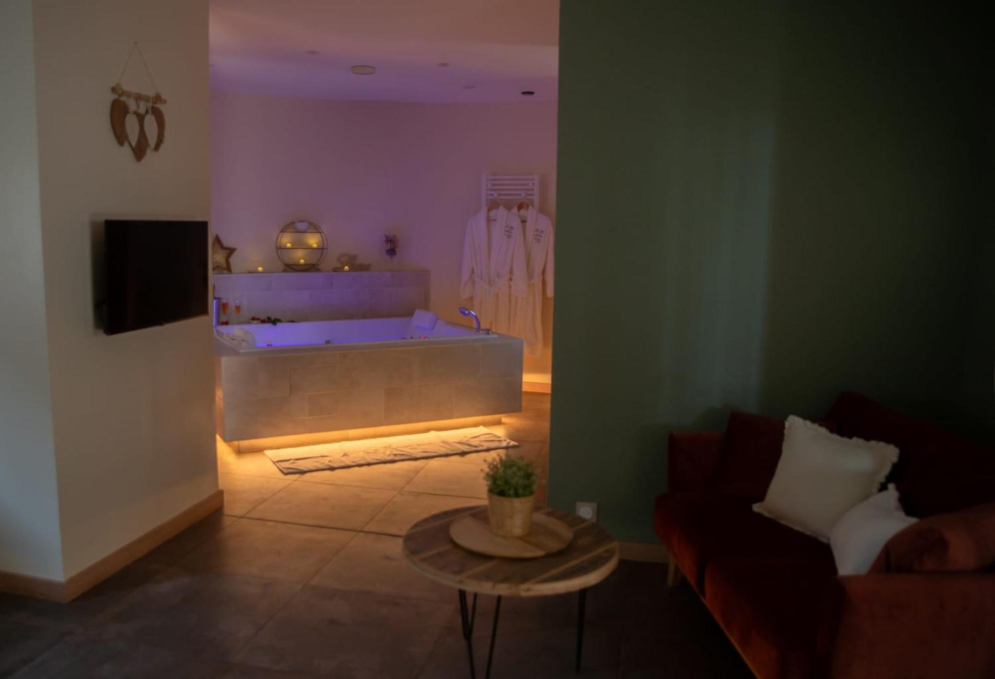 Le Mas Aux Amoureux , Suite Romantique Et Spa Le Barcarès المظهر الخارجي الصورة